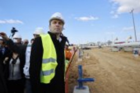 Според премиера Кирил Петков и обслужващите го медии договорих със